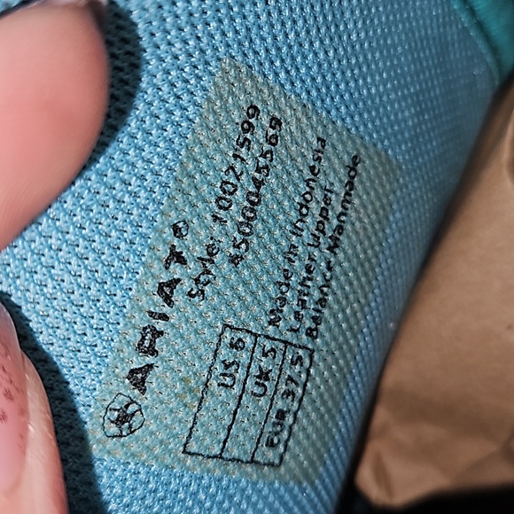 Ariat low fringe heeled brown boot  size 6 - Picture 9 of 15